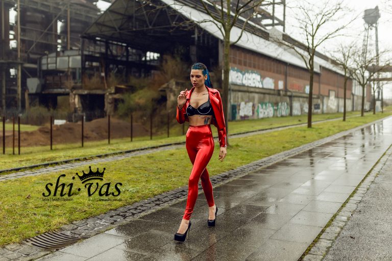 rainy day in latex, Teil 01