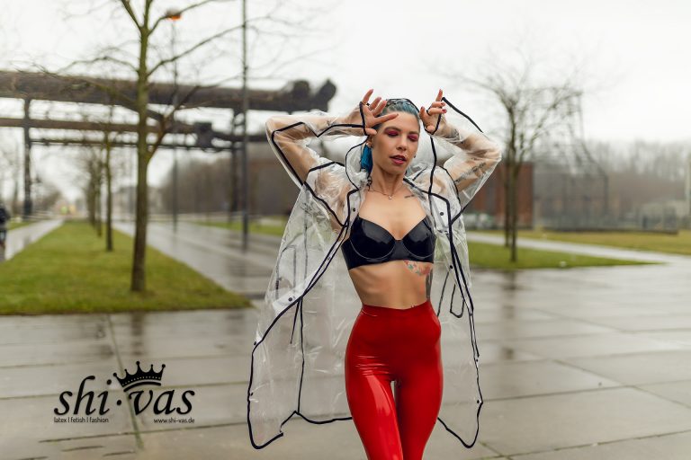 rainy day in latex, Teil 02