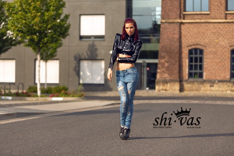 Jeans- oder Latex-Girl?