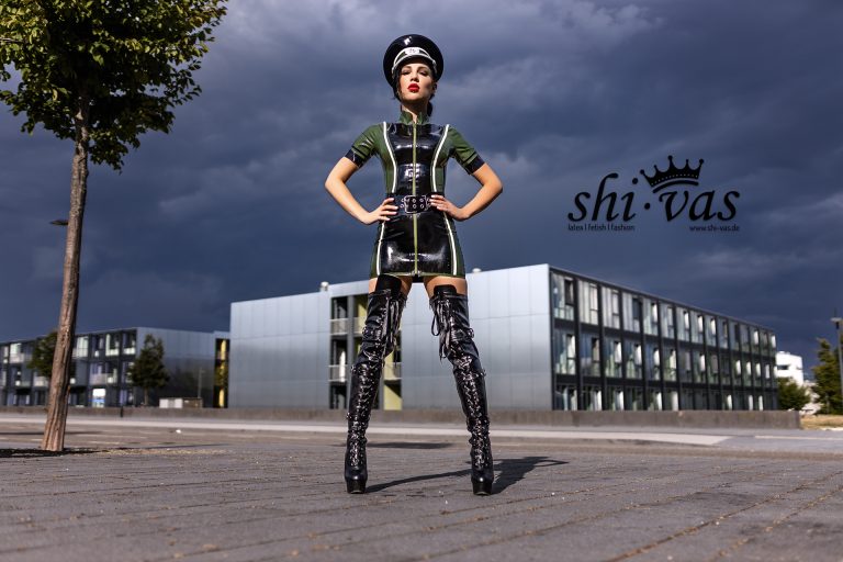Latex-Army – Major Amy