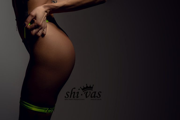 black & neon green, Teil 02